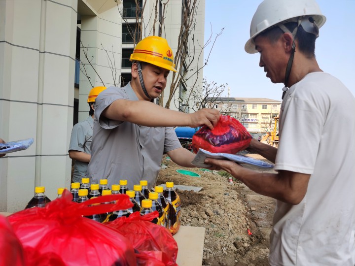 送清凉 保生产|中天精诚装饰开展高温慰问和项目检查系列活动