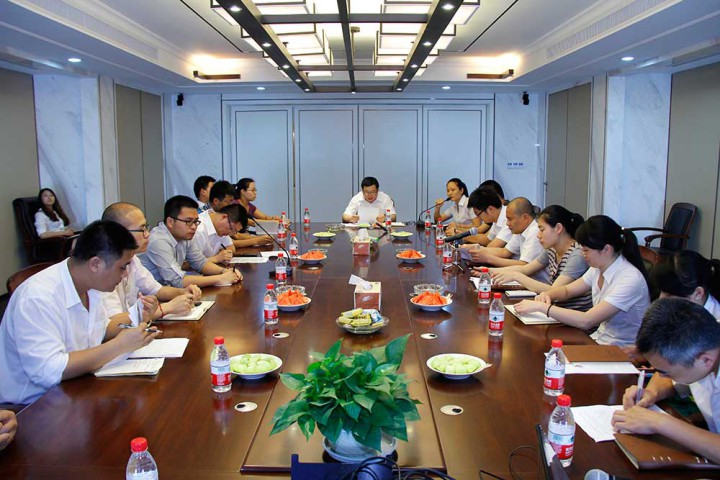 装饰集团举行总裁与基层员工座谈会