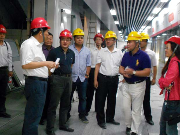 楼永良董事长一行莅临装饰集团地铁1号线5标段项目检查指导工作