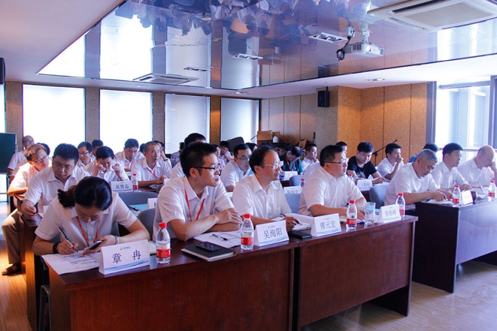 装饰集团召开2015半年工作总结推进会