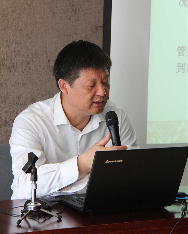 装饰集团组织召开2017年第一次项目劳务纠纷预防及处理培训