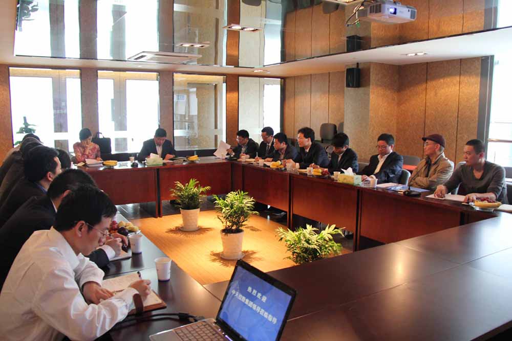 控股集团董事长楼永良到装饰集团检查指导工作