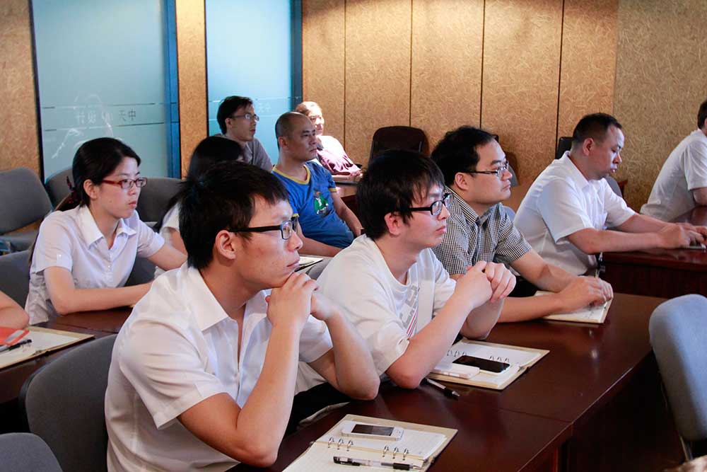 装饰集团举办“全民环保健康”公益讲座