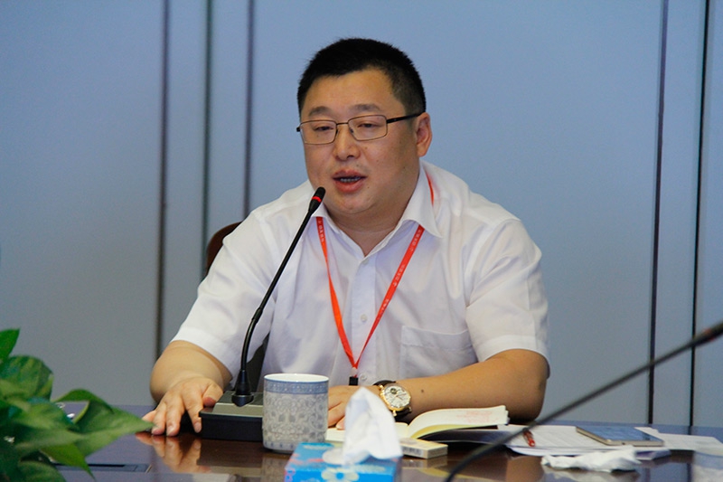 装饰集团贯彻学习《加强和改进作风建设的七项规定》精神