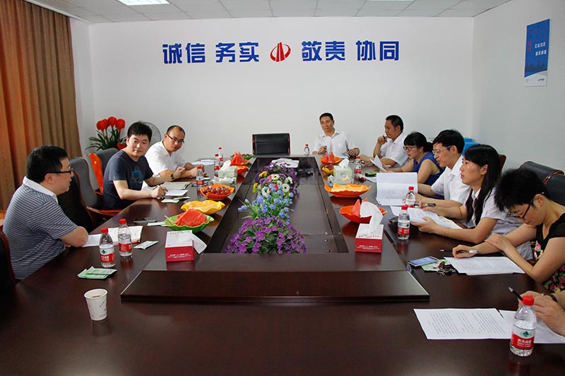 集团监事会主席方跃峰到装饰集团开展高温慰问及工作检查
